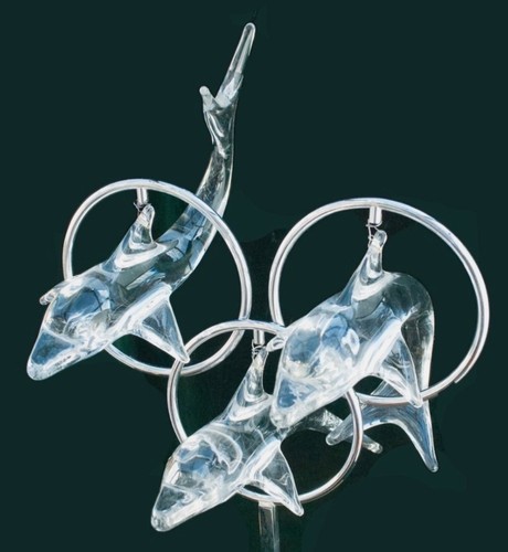 Daum dolphins flying - daum, (13”)